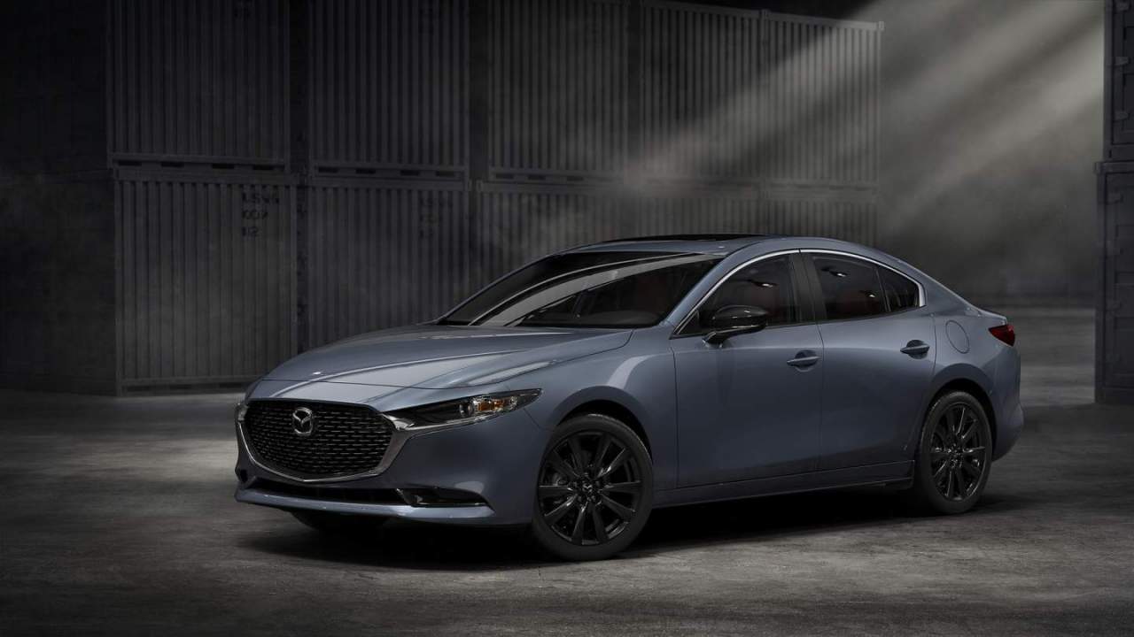 Carbon Edition 2022 Mazda 3 sees the Polymetal Gray trend spread